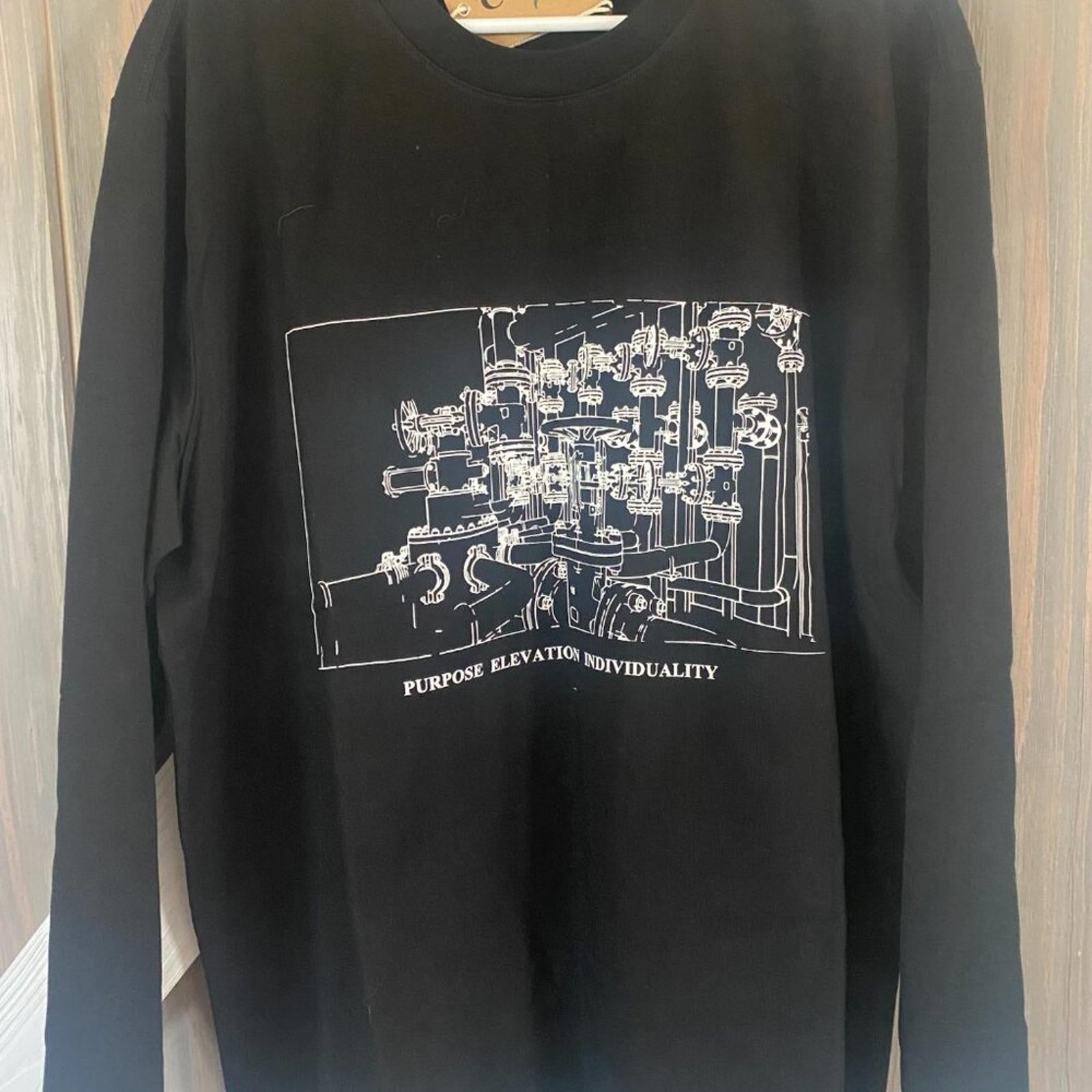 C'est Bon Graphic Long Sleeve Shirt, Size Medium